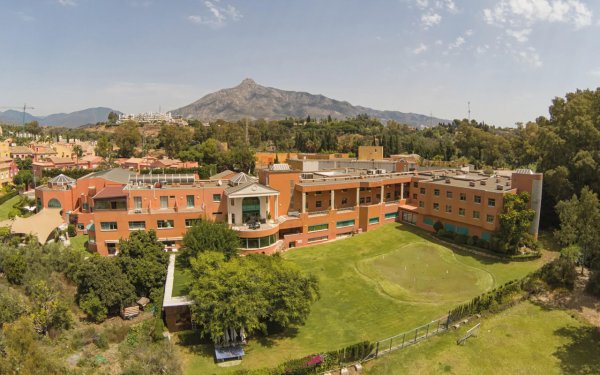 Saradnja Univerziteta Singidunum sa Les Roches Global Hospitality Education, Marbella - 1